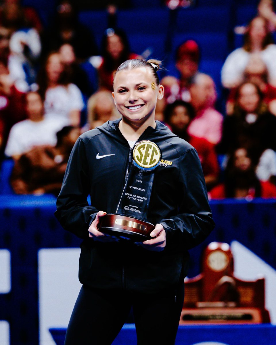 MizzouGym's tweet photo. Our SEC Scholar-Athlete of the Year 🤩

#MIZ 🐯 https://t.co/q1jngQg0G4