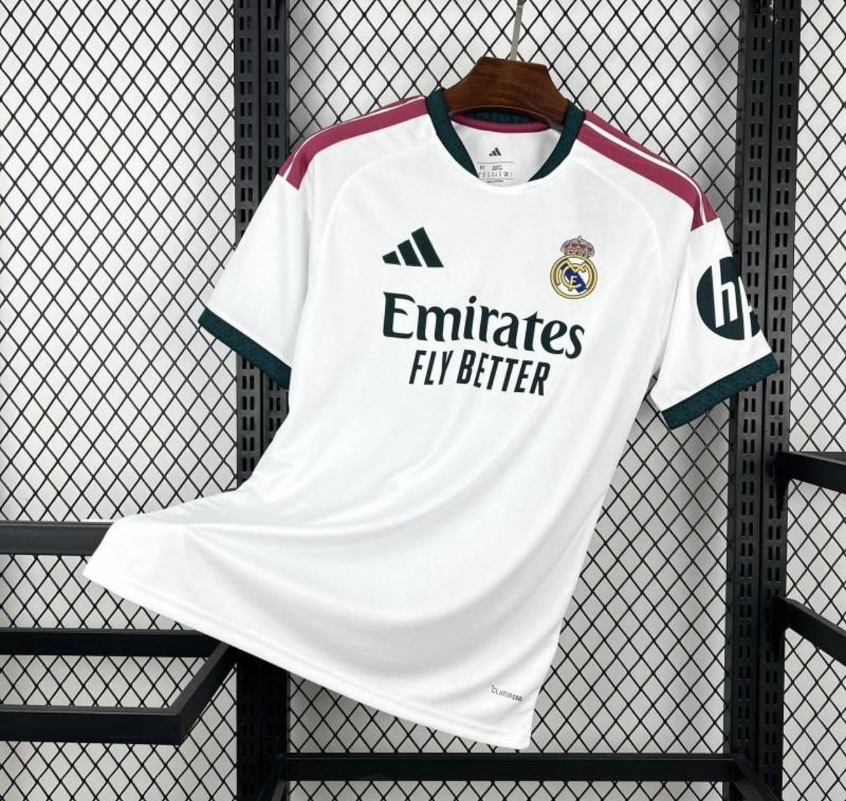 𝑹𝒐𝒏𝒊𝒙. tweet media