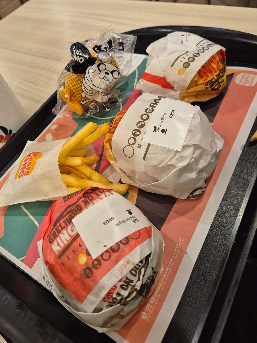 loló farofa tweet media