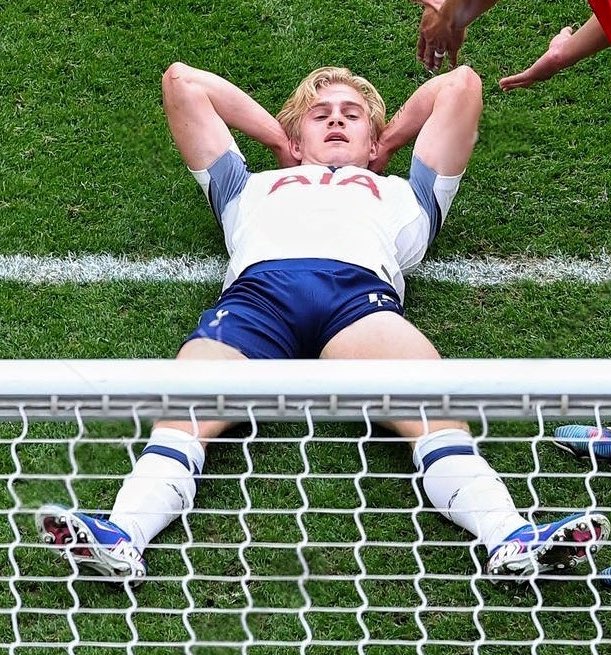 Shirtless PL tweet media