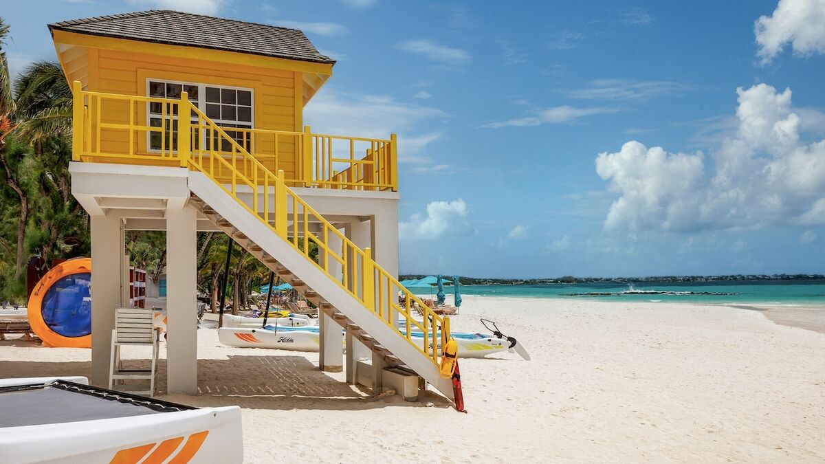 honeymoonscom's tweet photo. Escape to Sandals Barbados, the adults-only, all-inclusive paradise blending Maxwell Beach's powdery sands with a winding Crystal Lagoon river pool. Just 15 minutes from the airport, indulge in 11 restaurants and unlimited romance. https://t.co/aiDJeRE5My https://t.co/nQWNkHPQNK
