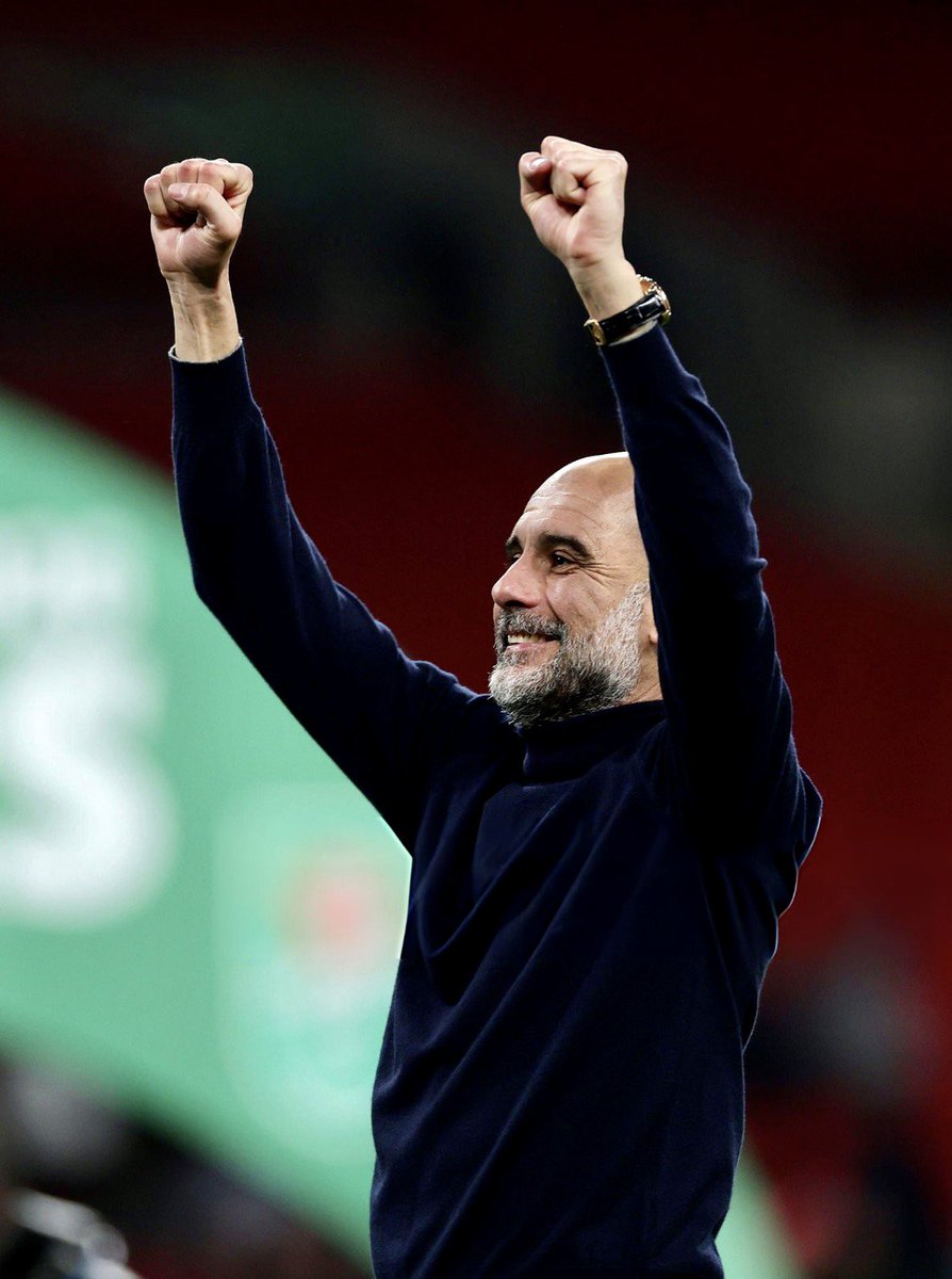 PepSummerCamp's tweet photo. Una tarda feliç a Wembley. I ja en són 40 titols com a entrenador. Seguim fent història. T'estimem, @PepTeam!🧡

#PepSummerCamp https://t.co/19nhhq2ucO