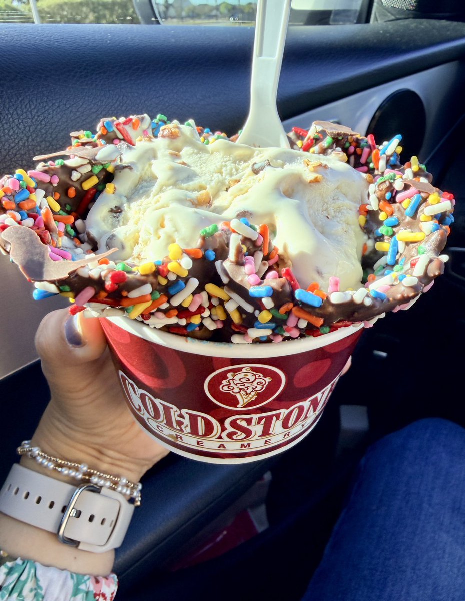 Vanessa F ✨ tweet media