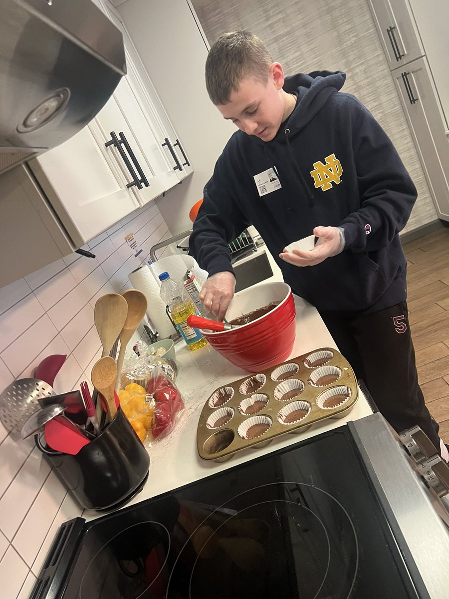 𝕣𝕠𝕩𝕒𝕟𝕟𝕖 𝕗𝕣𝕒𝕟𝕢𝕦𝕖𝕝𝕝𝕚 🙋🏻‍♀️ tweet media