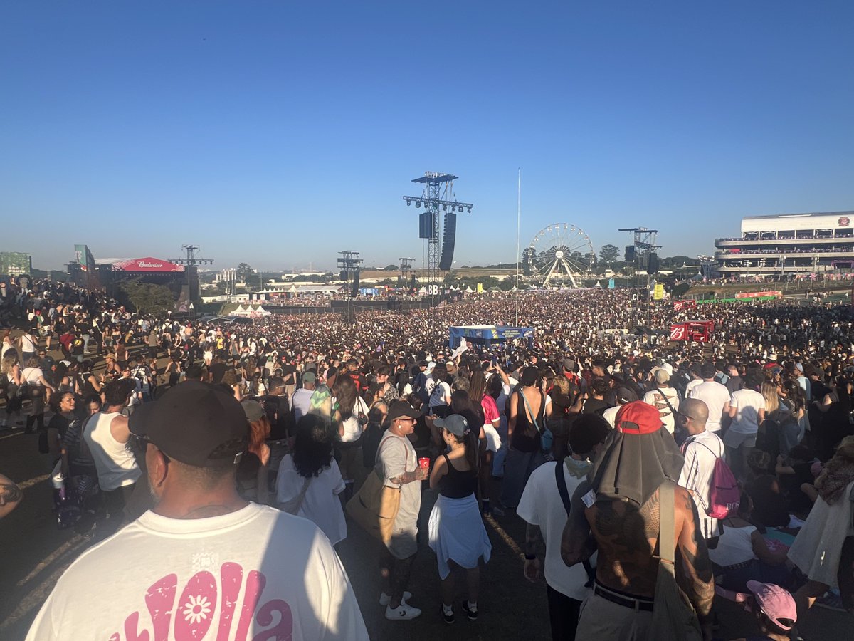 We In The Crowd tweet media