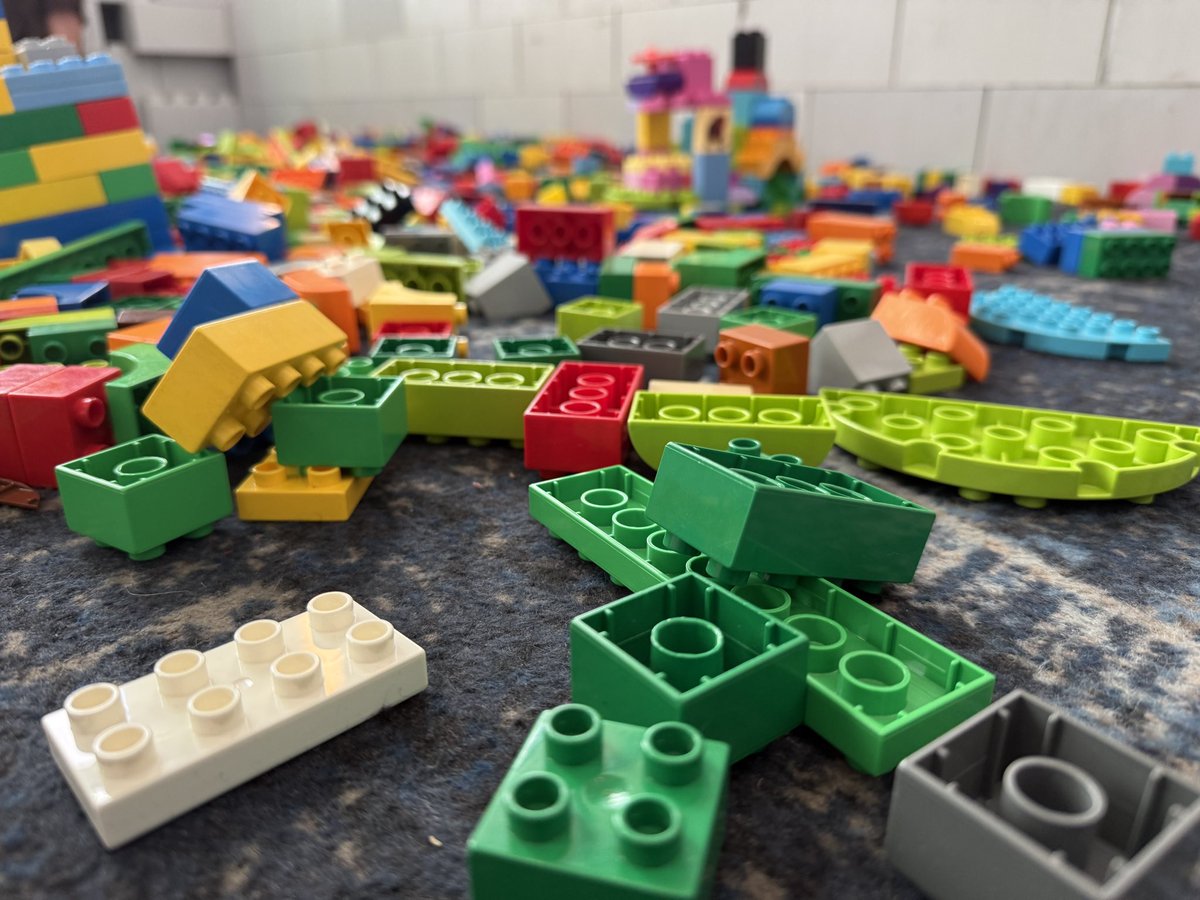 ThatsITLA's tweet image. Kids can build stuff with LEGOS in this castle pit. Seeing so many on the ground makes me wince and think, “land mines.” #brickcentric2026 #lego #legos