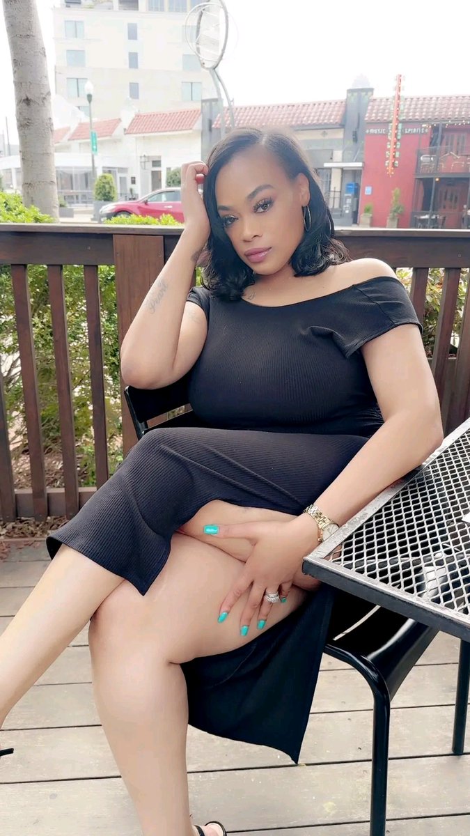 the_real_Monica tweet media