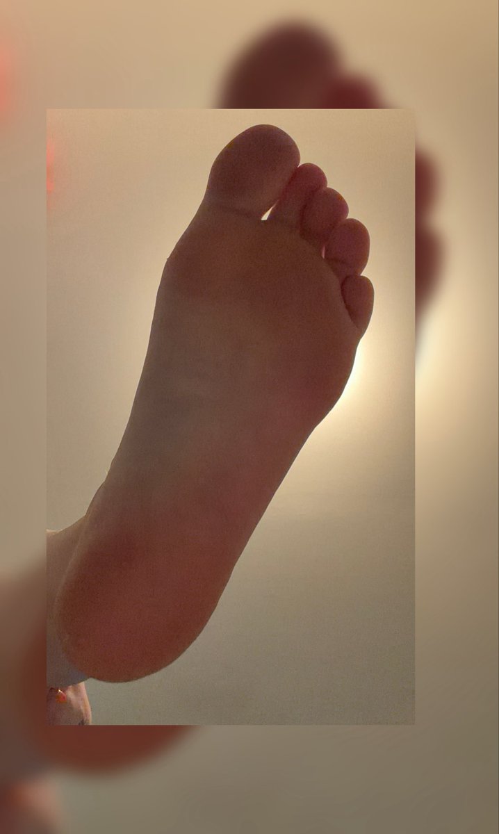 MissLexy1076927's tweet photo. Paye, soumet toi. J’aime ça, petit clebs

Findom fétichiste pieds feet fetish feetfetish moneyslave ATM 

@Brun0Parent @rt_feet @rtfeetslave1 @FindomFrance @rtfindom @RTLovingFeet @samdoggy5 @Shaynez_Soumise https://t.co/p8EEunrFav