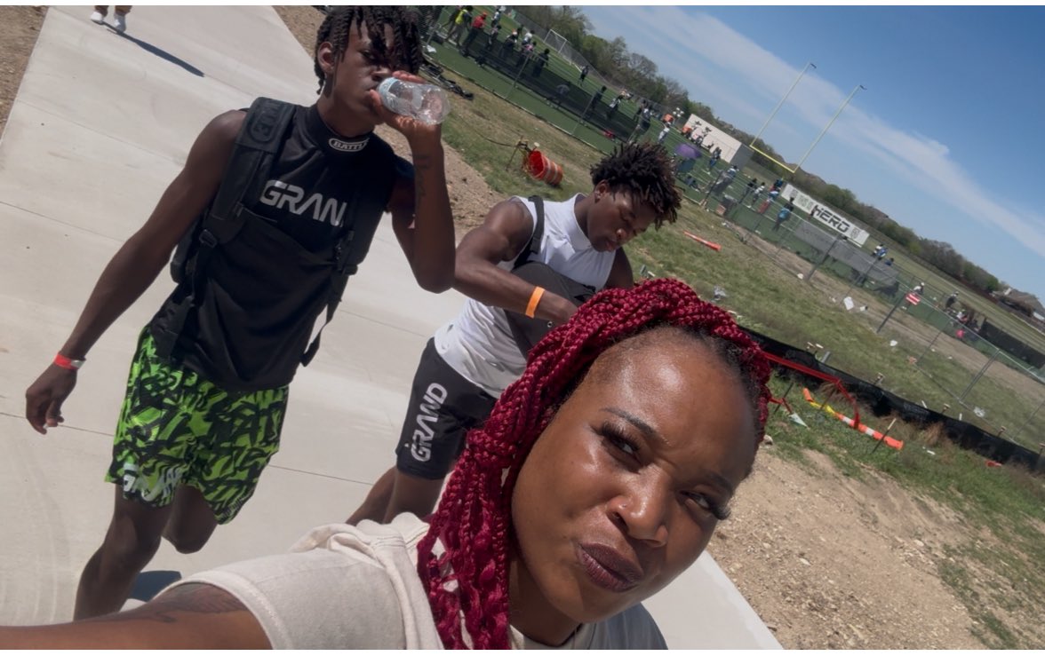 And we out🤞🏽 My guys <a href="/BrandonDerrough/">Brandon Derrough-Harris</a>  <a href="/Khamarinelson14/">Khamari Nelson</a> <a href="/GrandElite3/">GrandElite7v7</a>