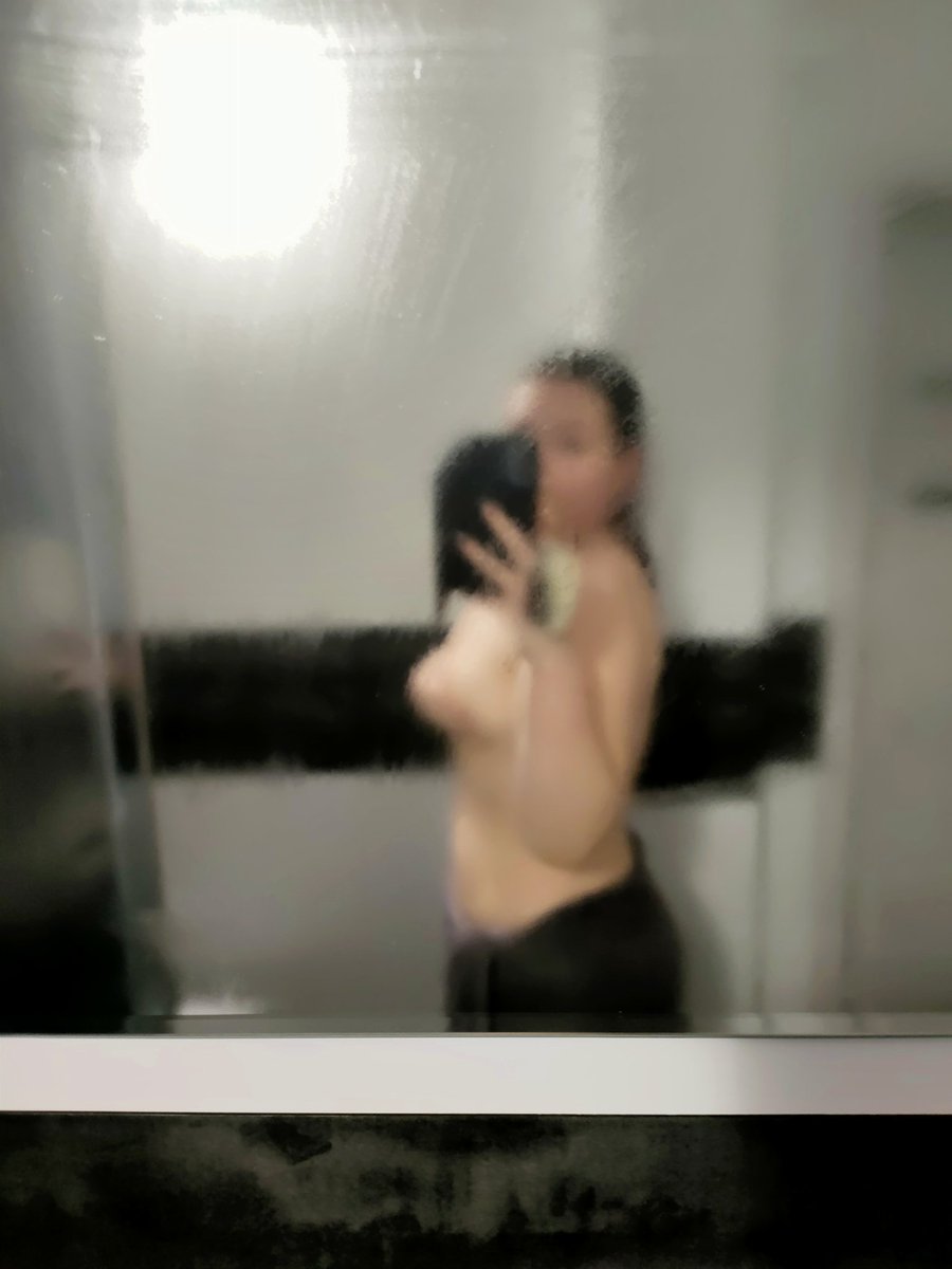 krolica :3 tweet media