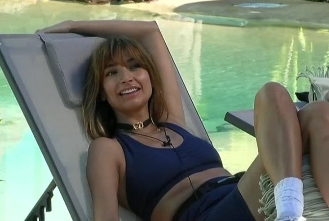 teamsolcito's tweet photo. soberbia, engreída, bicha, irónica y chicanera. por todo eso sol ES MI FAVORITA Y LA AMO ❤️👑✨

#GranHermano https://t.co/8D1zccdKhG