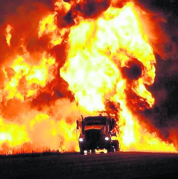 A real 1940 Ford Fire engine / No AI. Jet powered at Airshow.