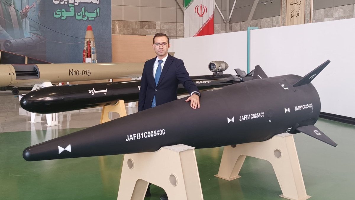En_chinaNews's tweet image. The Fattah missile, used by Iran to strike Dimona in Israel, activates a new engine as it approaches the target, increasing its speed before hitting the target.

This is the warhead of the Fattah missile that delivered the decisive strike….
