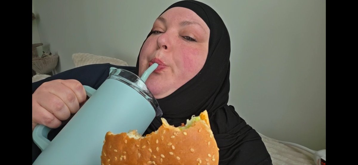 Farrah Fiasco tweet media