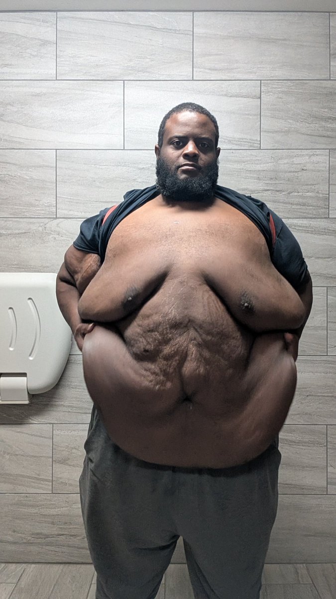 PizzaTheSlut tweet media