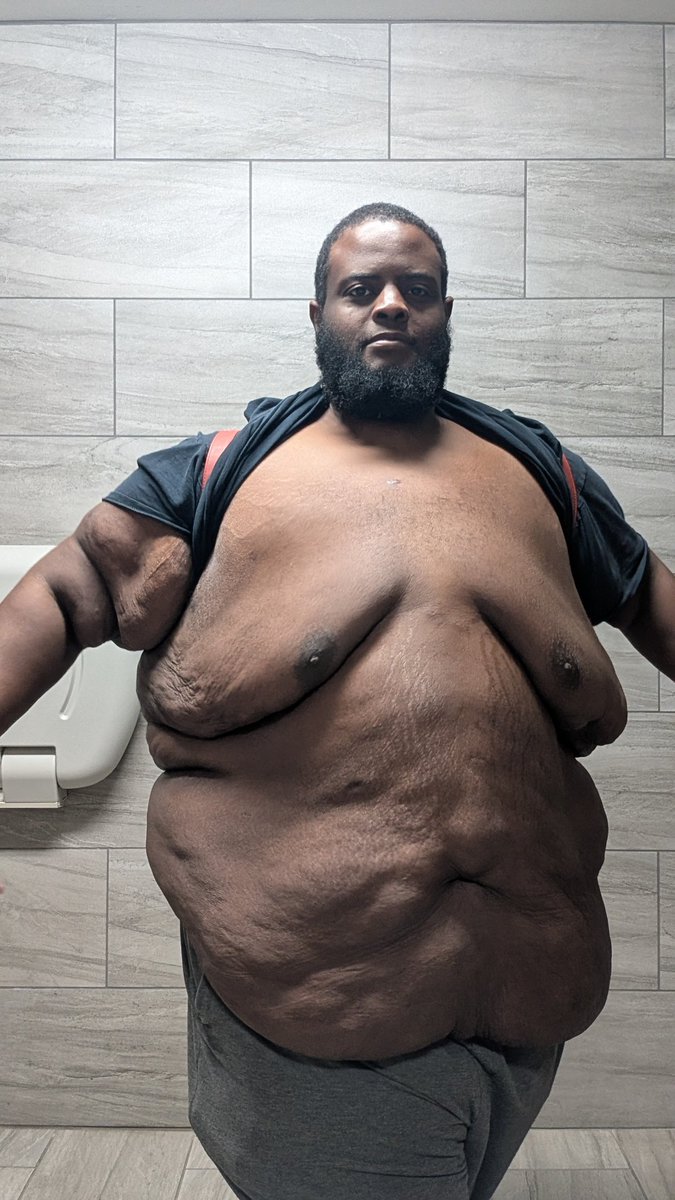 PizzaTheSlut tweet media