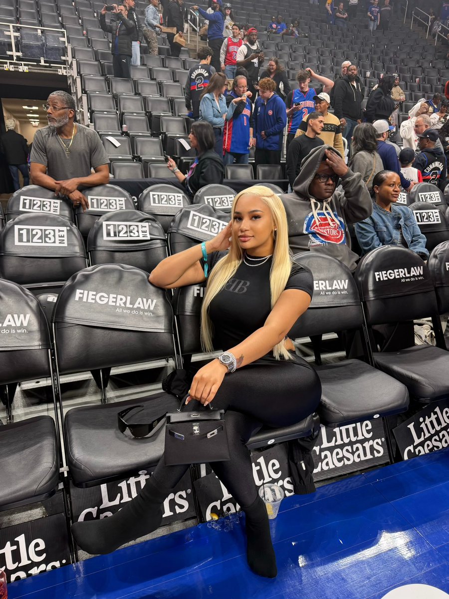 Bad Gyal tweet media