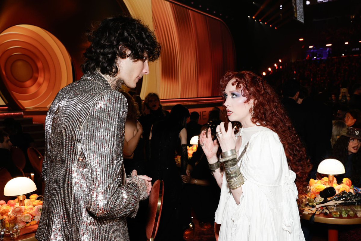 acervo sombr 🏡🔨 tweet media