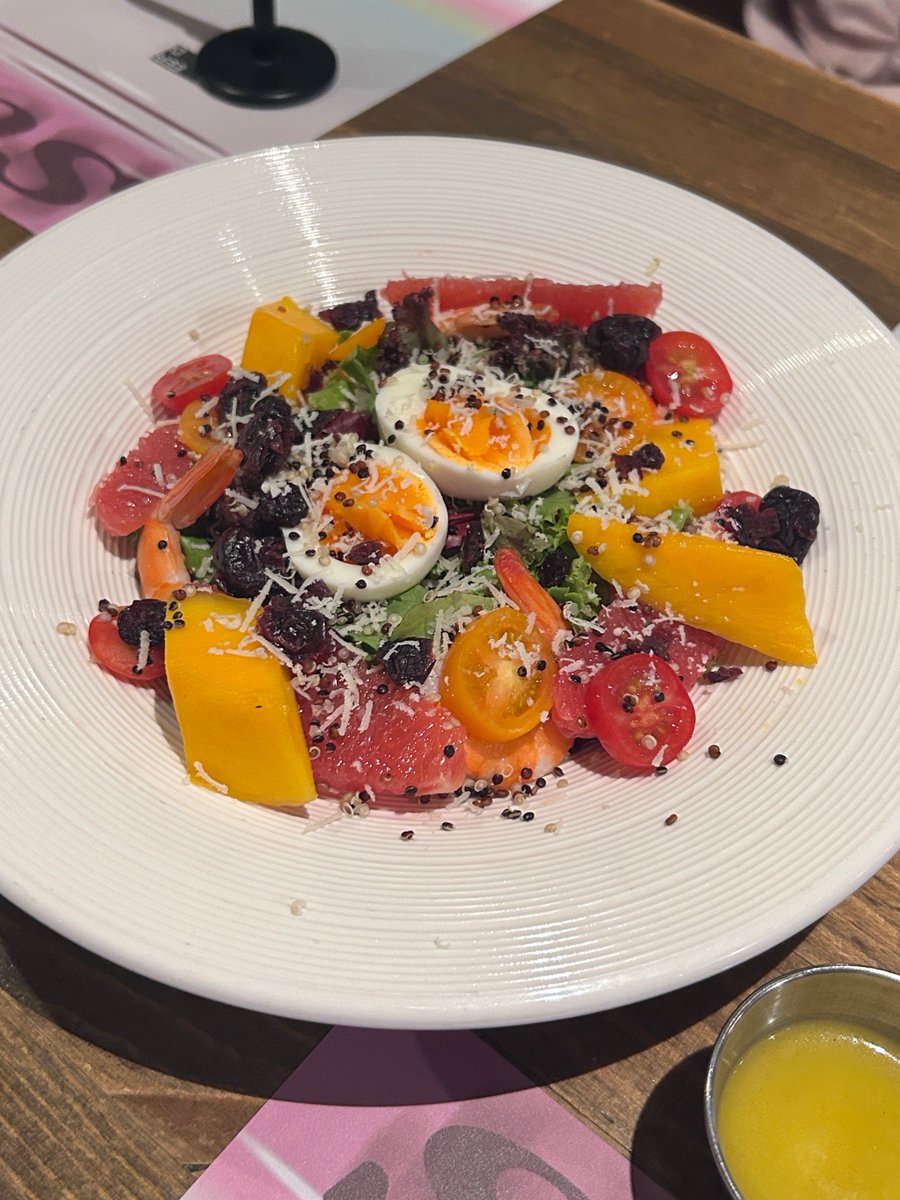 Nicole Luciana Cox tweet media