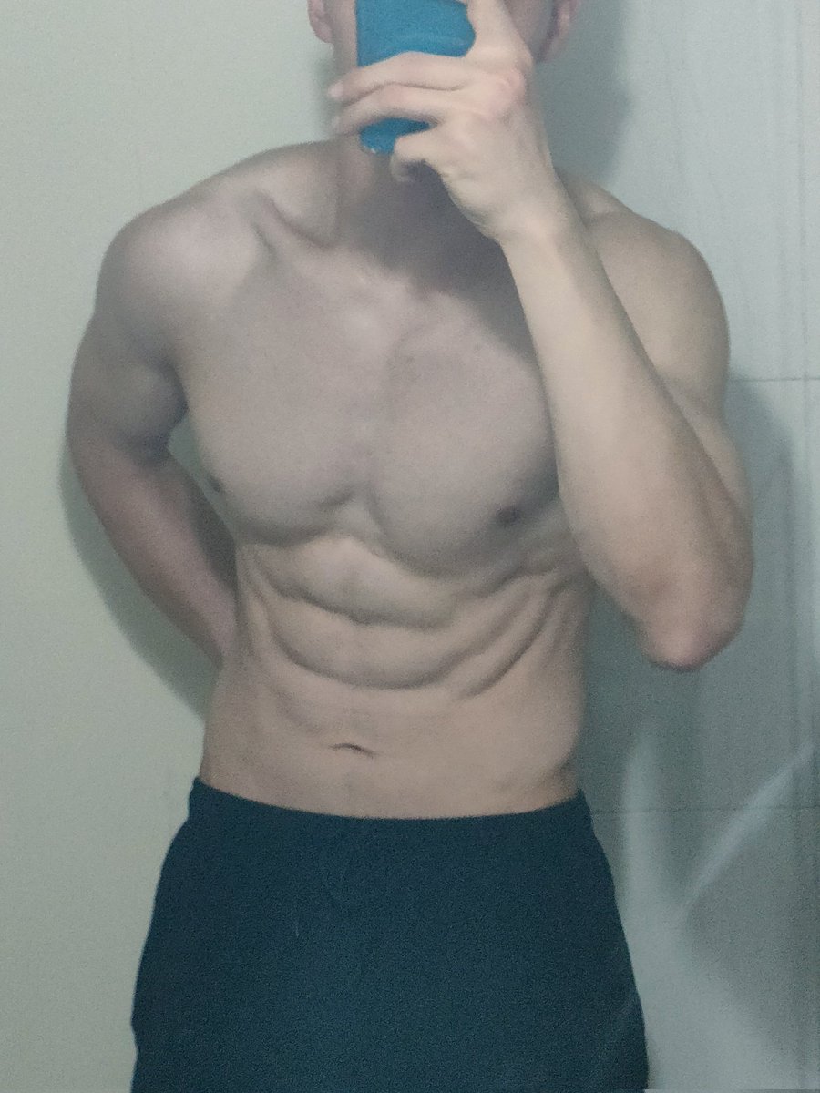 YOEATTOOMUCH tweet media