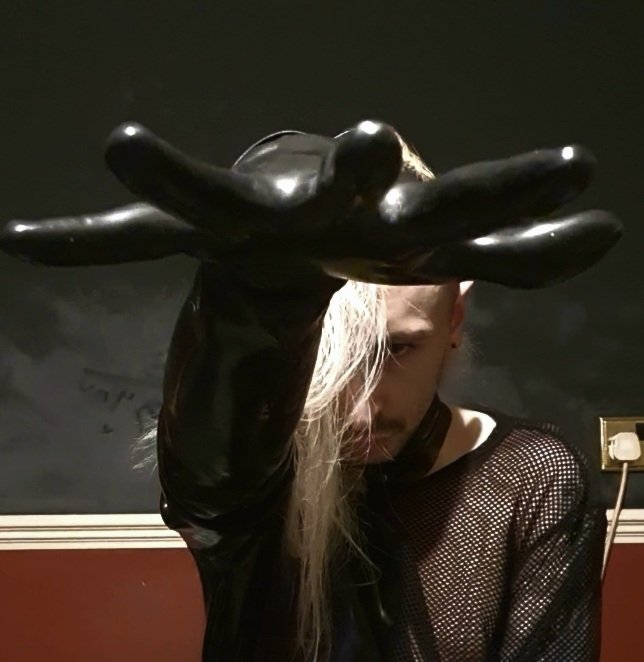 Latexhexs tweet media