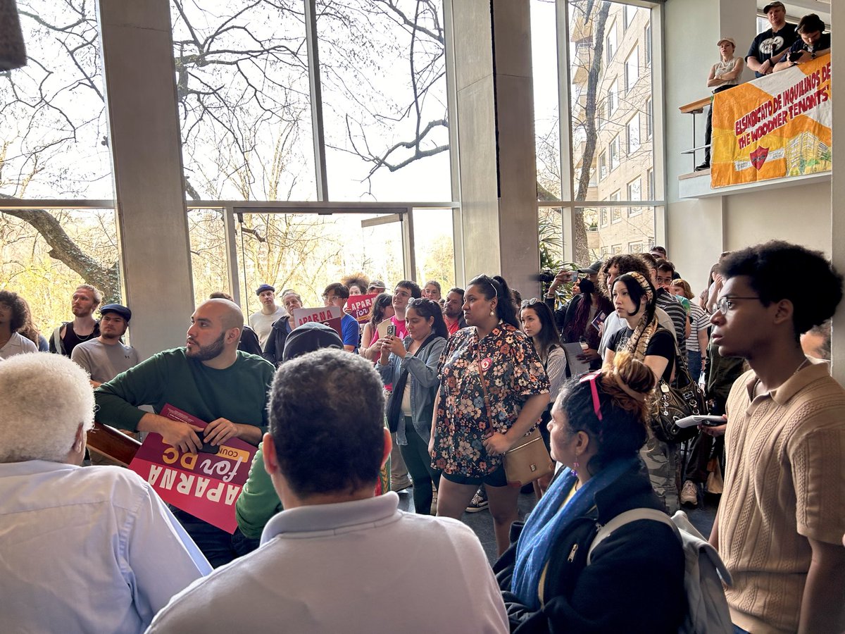 irene_koo's tweet photo. it’s unreal how many people turned out to The Woodner tenants rally for @aparnafordc and @Janeese4DC!! no other candidate in ward 1 or in the mayor’s race is organizing renters, immigrants, &amp; working people like this, and that’s how i *know* we’re going to win in june ✊🏽🩷💜🧡 https://t.co/J1oHQXi8Vl