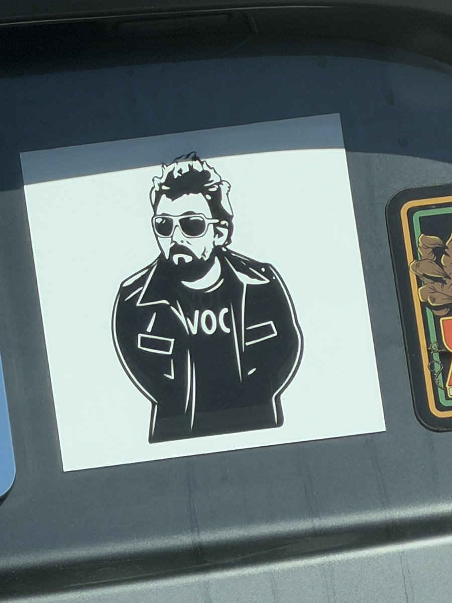 maloneandmorgan_ 🤍🍻🚬 ✭ saw Austin 6/10/25 tweet media