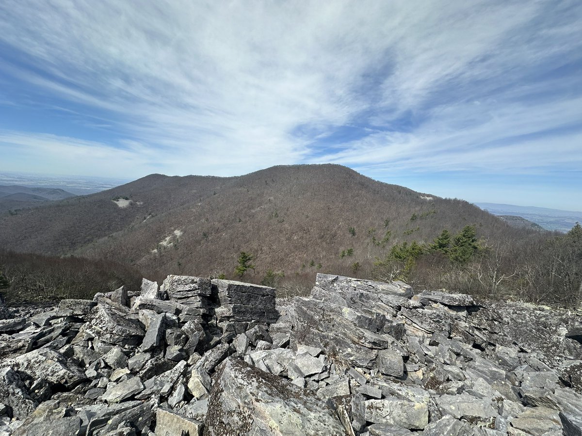 HikingLawyer's tweet photo. Back from another weekend in @ShenandoahNPS … 20 miles of trail and 5,000 feet of climbing.  Until next time!

#nationalparks #solohike #outdoors https://t.co/LrFZhZQWAU