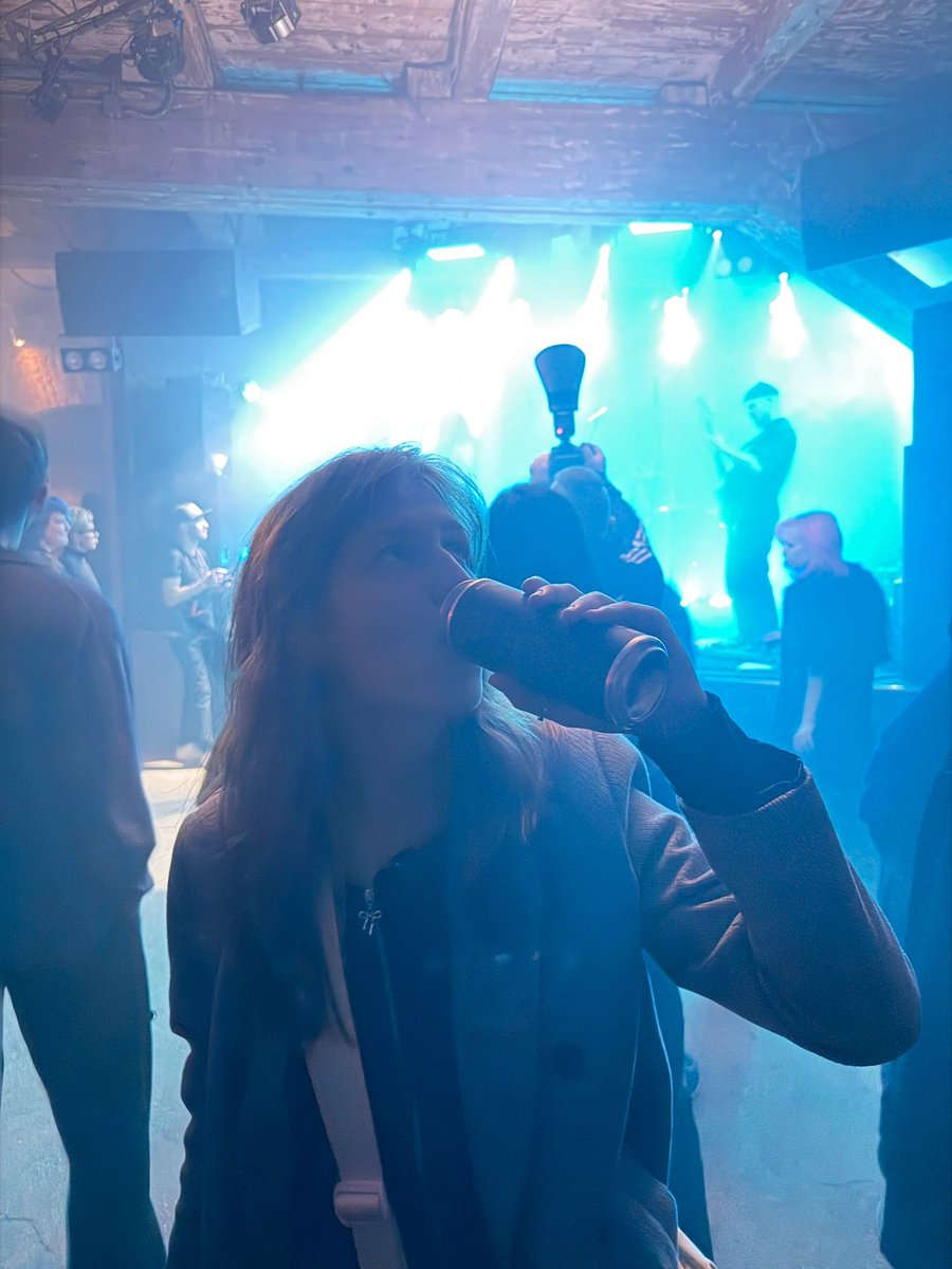 аннушка tweet media