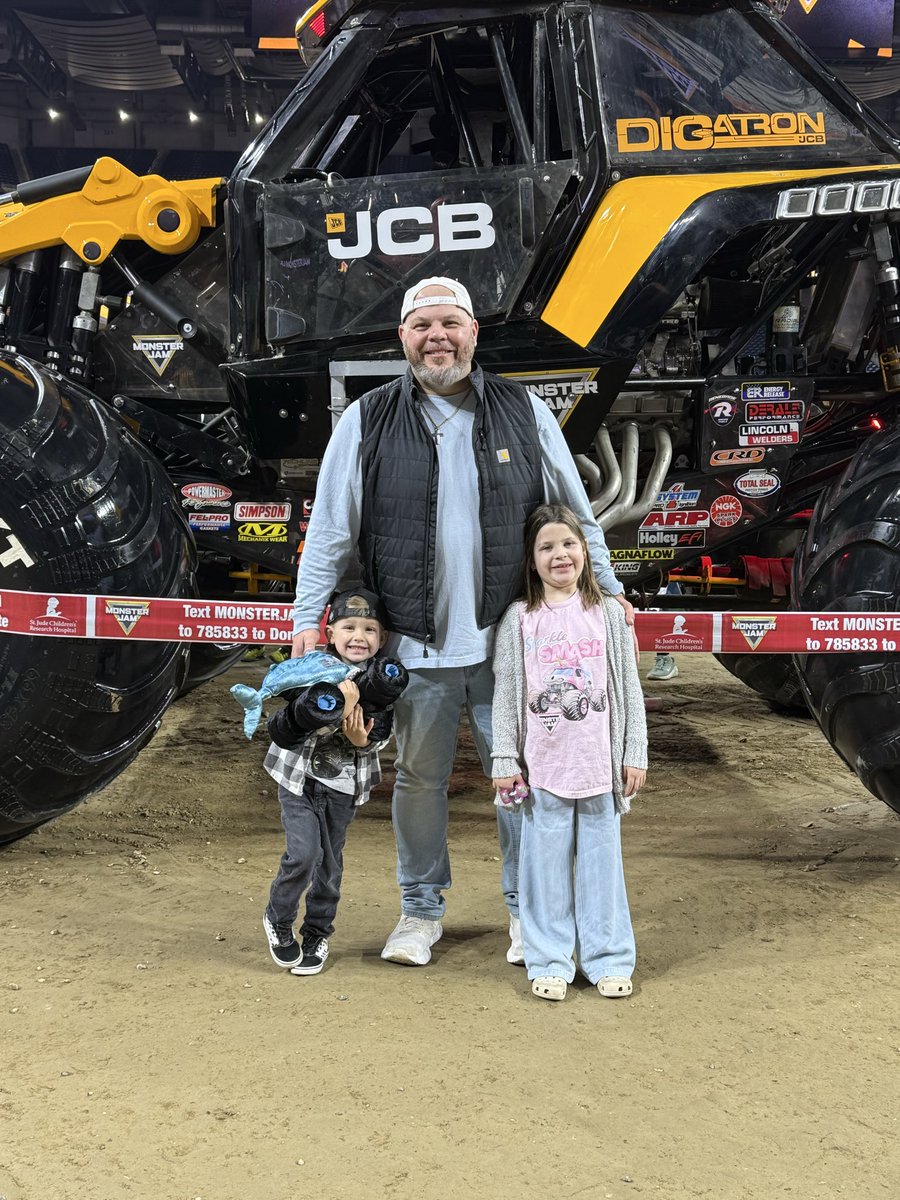rbjones24's tweet photo. #monsterjam https://t.co/epwhluqm2L