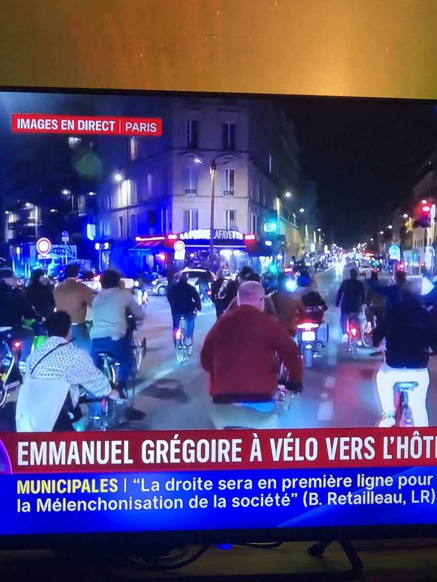 Benjamin tweet media