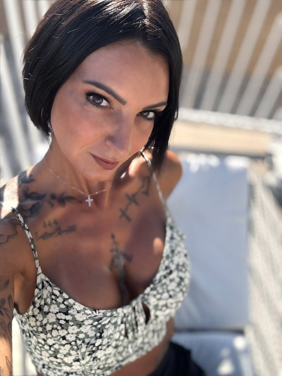 kristylee_bella tweet media