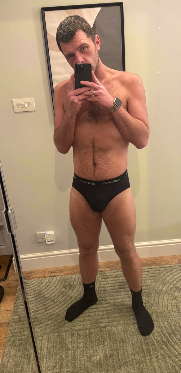 Taylor London tweet media