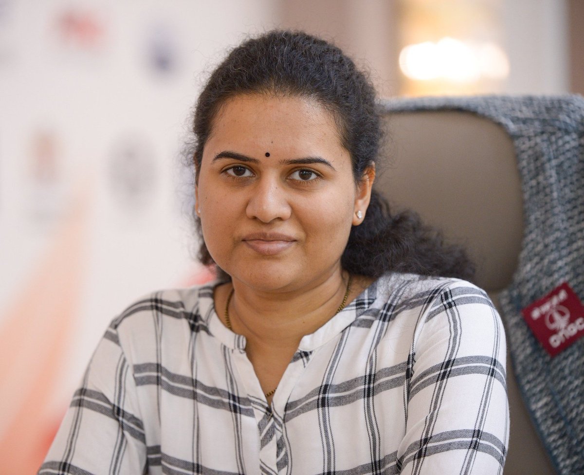 airnewsalerts's tweet photo. Chess: Indian Grandmaster #KoneruHumpy decides to withdraw from the upcoming 𝐅𝐈𝐃𝐄 𝐖𝐨𝐦𝐞𝐧'𝐬 𝐂𝐚𝐧𝐝𝐢𝐝𝐚𝐭𝐞𝐬 𝐓𝐨𝐮𝐫𝐧𝐚𝐦𝐞𝐧𝐭, citing personal safety and well-being as her primary concern amid the ongoing West Asia conflict.
The FIDE Women's Candidates Tournament begins on March 28 in Cyprus and will run till April 16.
@humpy_koneru