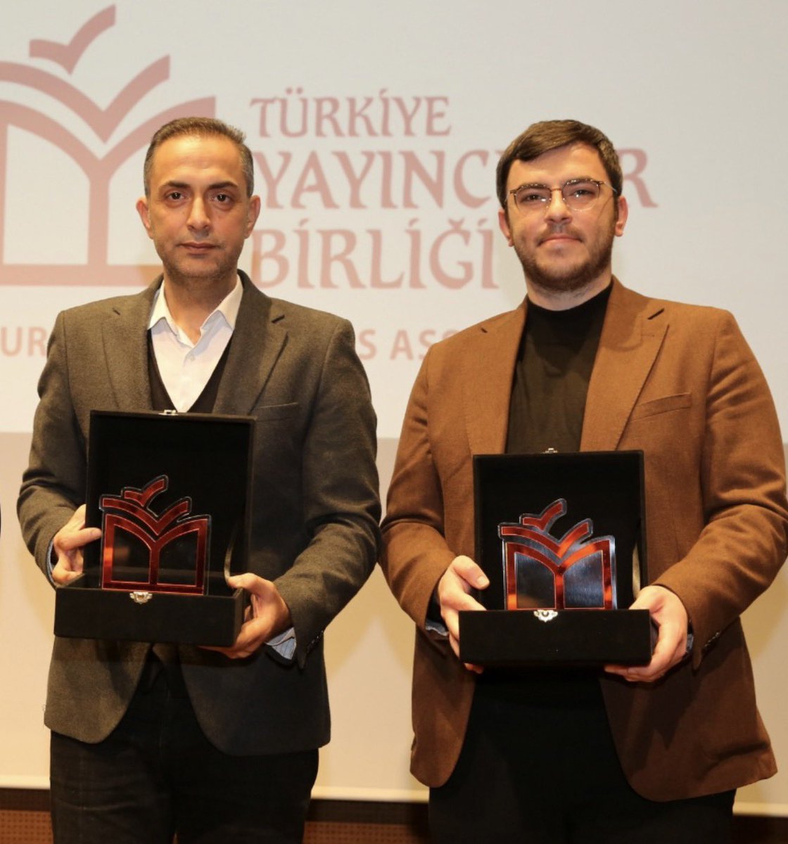 İsmail Arı gazetecidir.
Gazetecilik suç değildir.