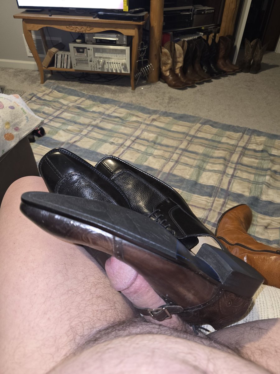 Dress Shoe guy. tweet media