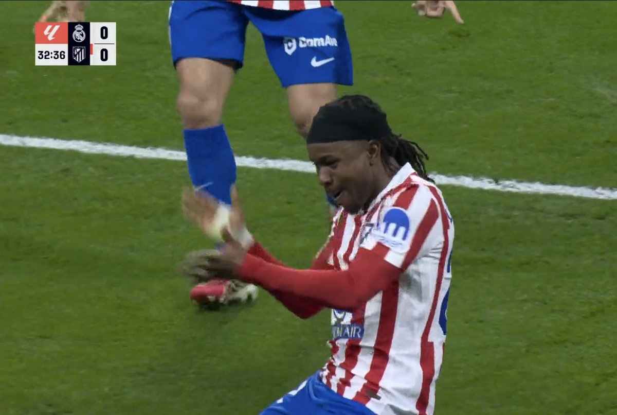 The Touchline | 𝐓 tweet media