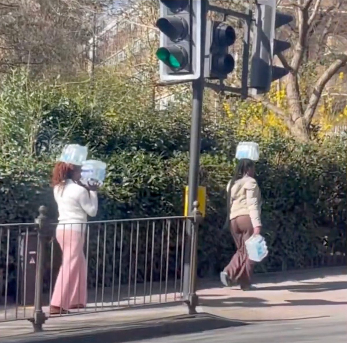 🇬🇧 𝙔𝙊𝙊𝙆𝘼𝙔 𝘼𝙀𝙎𝙏𝙃𝙀𝙏𝙄𝘾𝙎 🇬🇧 tweet media