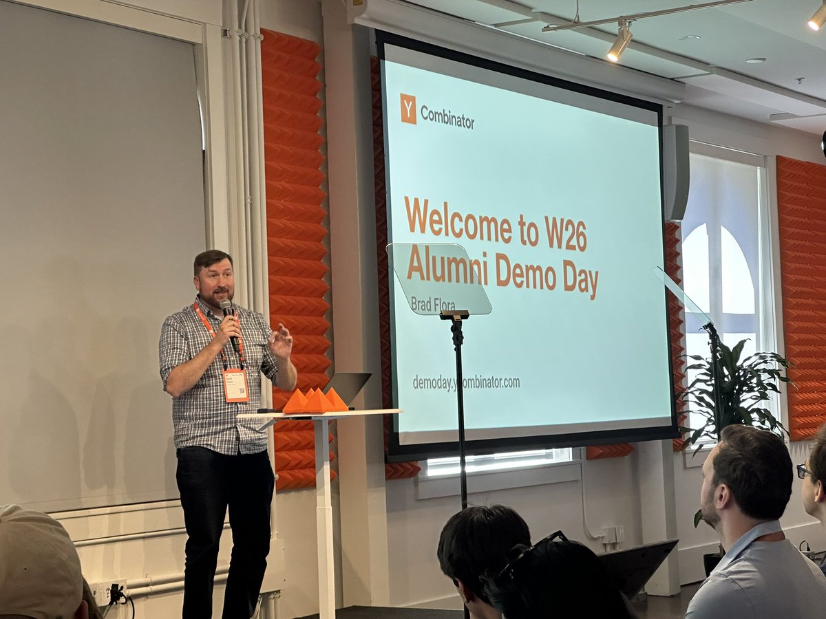 Gabor Cselle tweet media