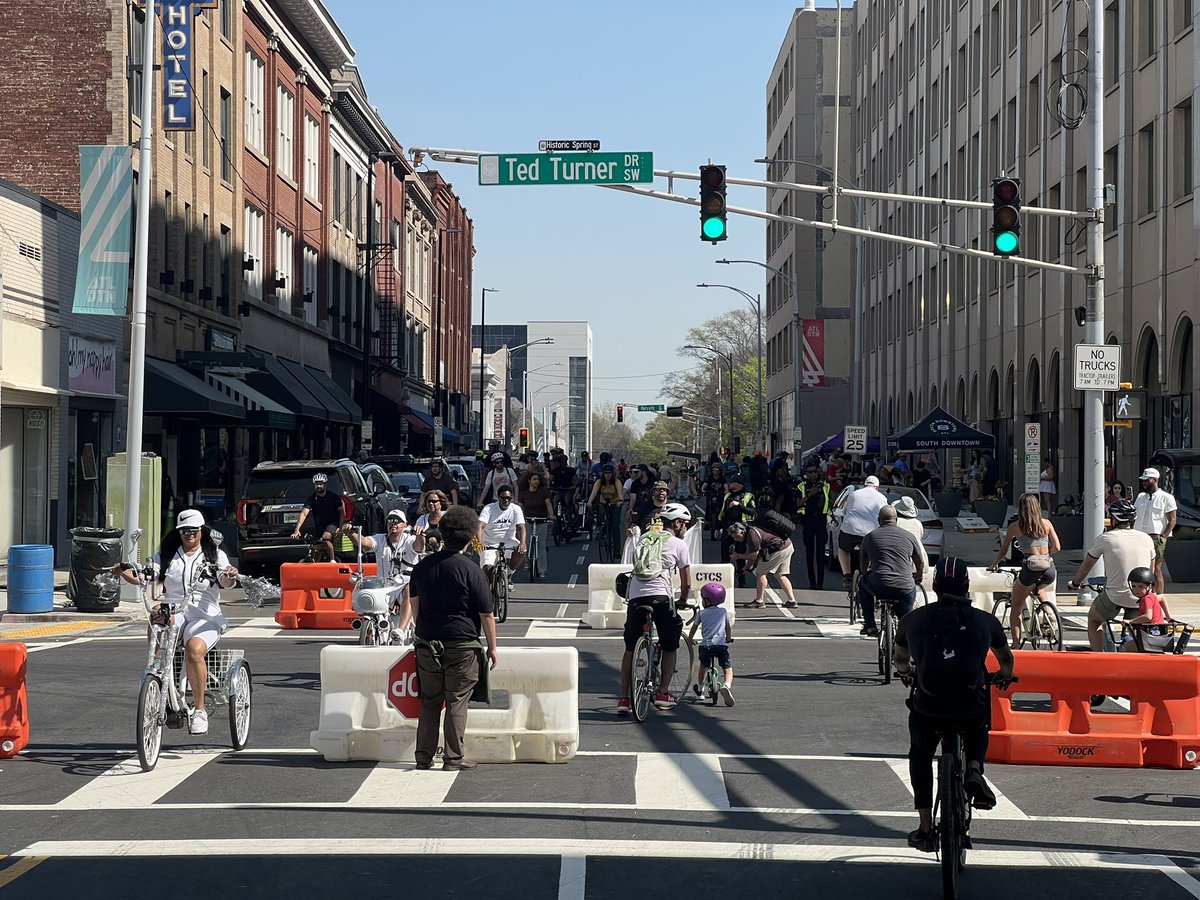 Eric Phillips tweet media