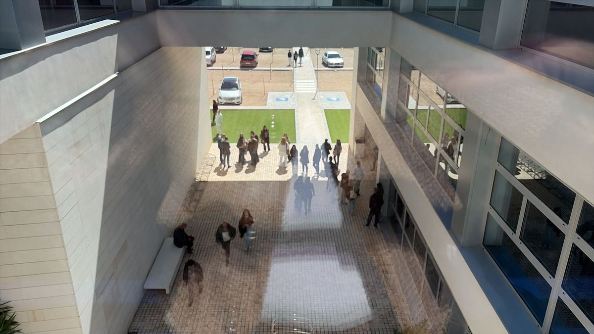 ¡Finalizamos la Jornada de Puertas Abiertas 2026 de la <a href="/uclm_es/">Universidad de Castilla-La Mancha</a>!
Ha sido un placer recibir a tantas familias, resolver dudas y mostrarles nuestras instalaciones de <a href="/FarmaciaAB_UCLM/">Farmacia-ALB-UCLM.bsky.social</a>.
Esperamos que la visita os haya ayudado a visualizar vuestro futuro con nosotros. ¡Os esperamos!