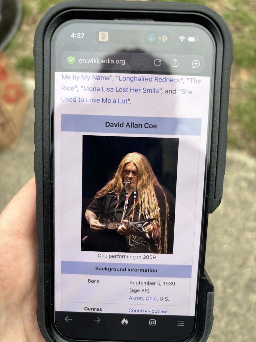 Stephanie tweet media