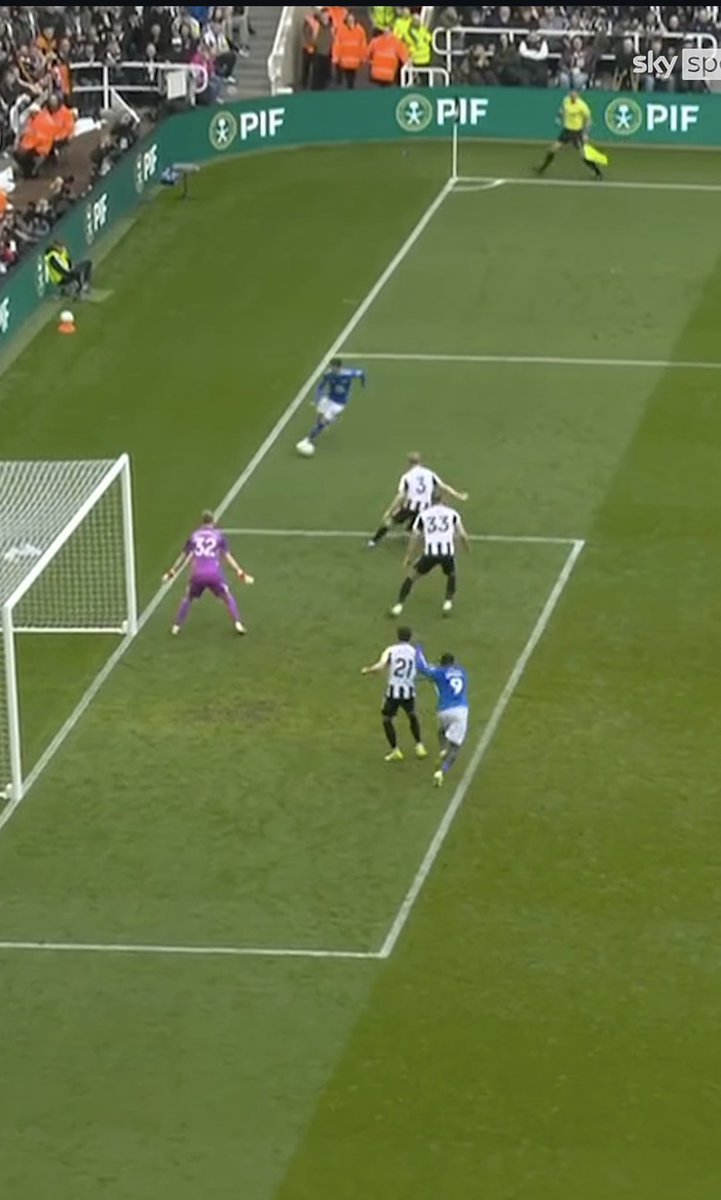 Roker Report tweet media