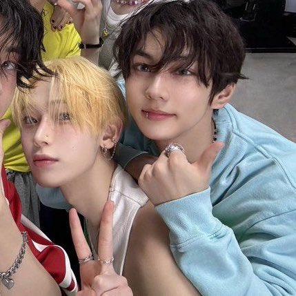 𖤐star! enhypen is 7 tweet media