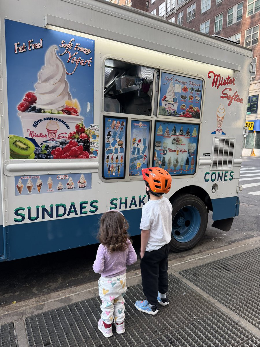 StripMallGuy tweet media