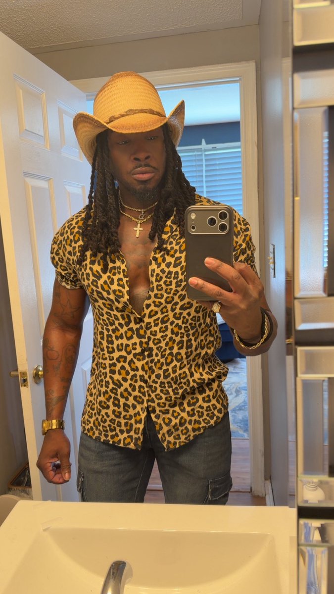 bigchezt tweet media