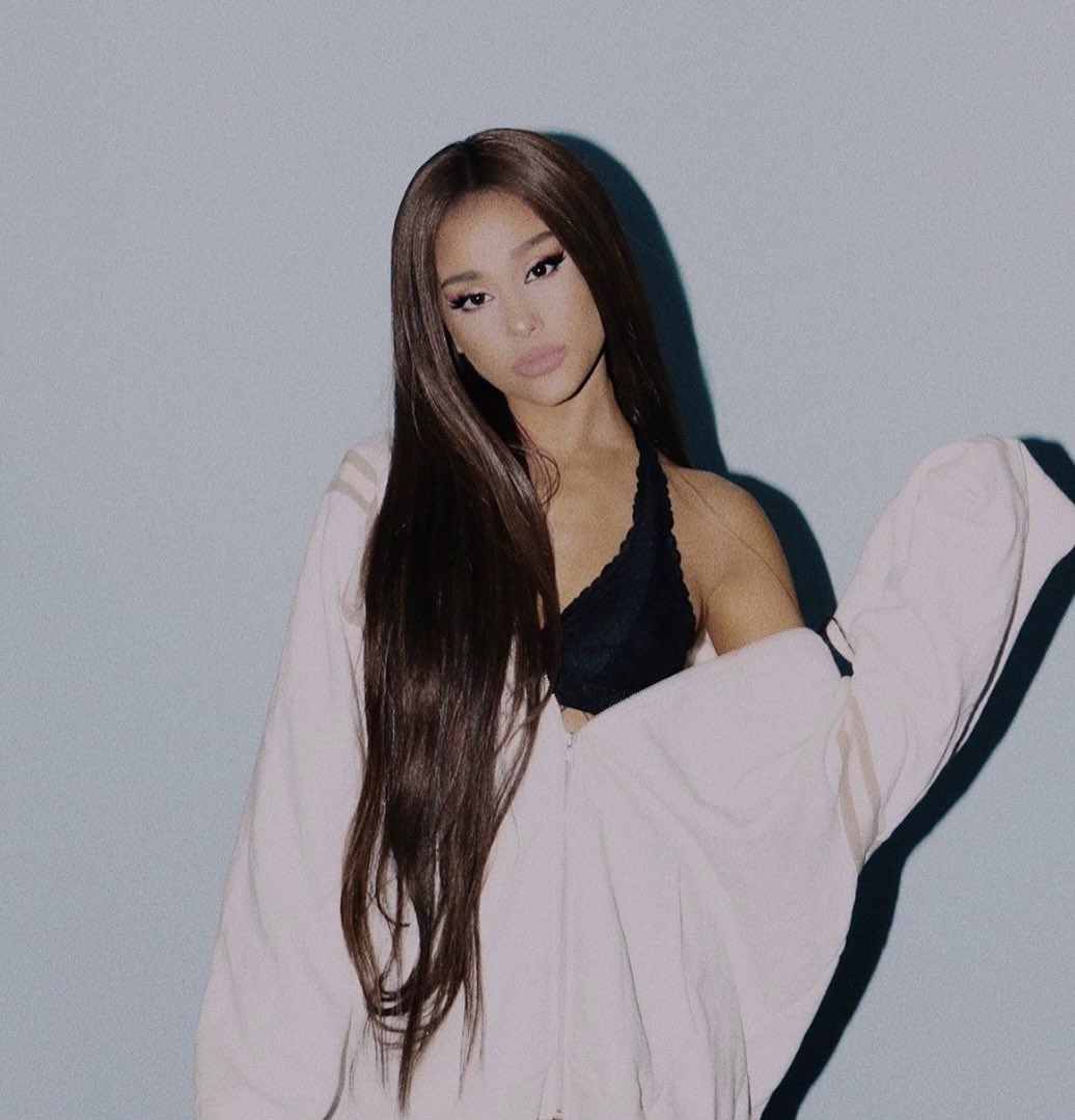 selin ❦ tweet media