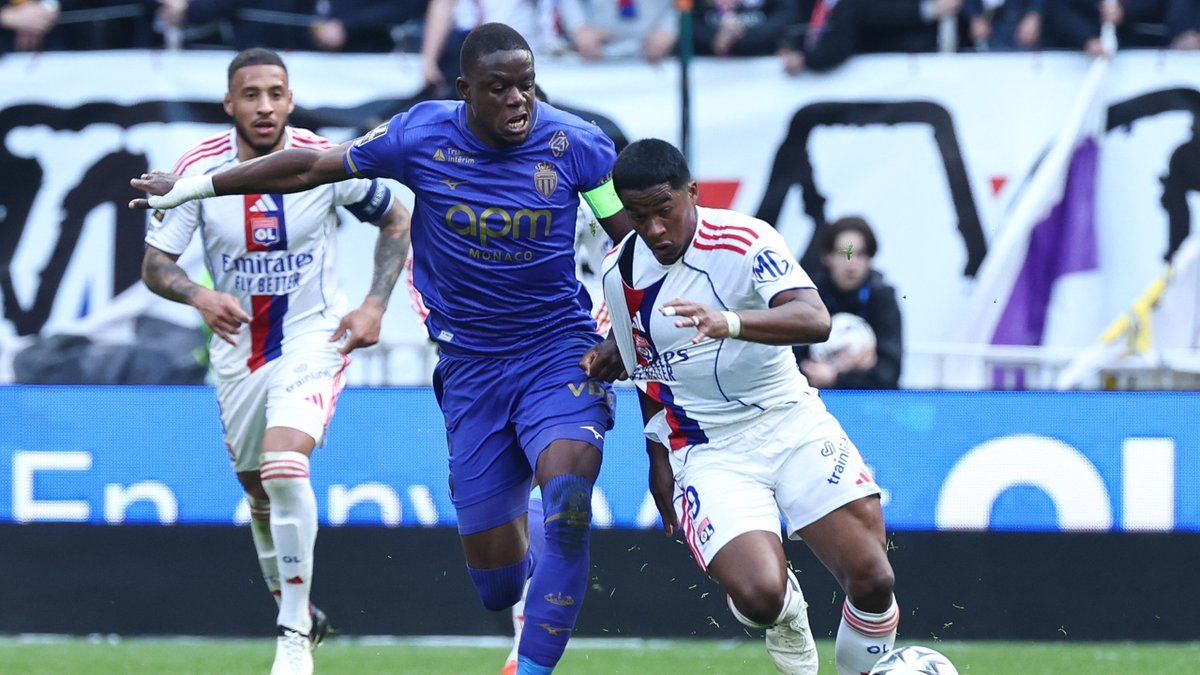 "Que fait la VAR ?", "Pas traités comme les autres" : Lyon enrage encore contre l'arbitrage
(Eurosport : olplus.fr/5nvVb)