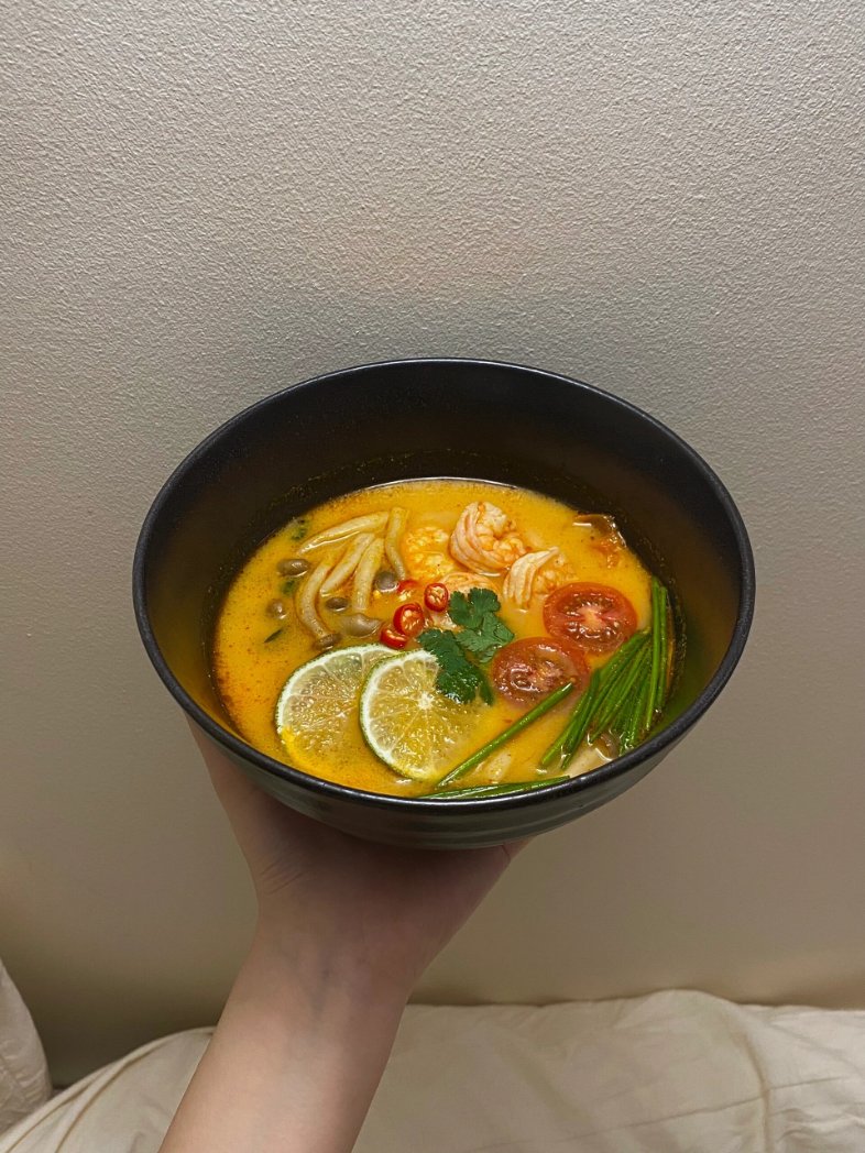 SachinWankhed's tweet photo. 一口解锁泰式酸辣灵魂！青柠+香茅+小番茄熬煮的冬阴功汤，鲜辣里裹着椰香，配Q弹河粉，暖到胃里冒泡泡～ https://t.co/xBmgszsTz0