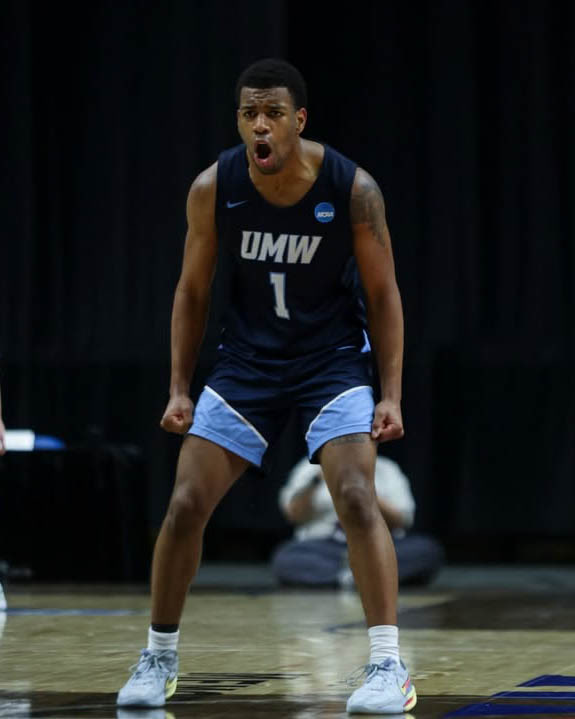 MFinalFour's tweet image. Mary Washington defeated the defending champions, Trinity (CT), to punch their ticket to the #D3mhoops National Championship, which is a part of #MFinalFour week in Indianapolis this year! 🦅